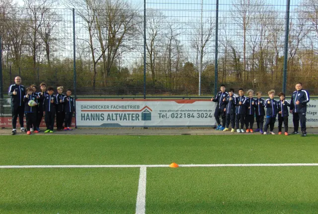 U11 I bedankt sich bei Sponsor Hanns Altvater